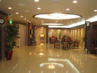 28년 토종 ‘명품치과’ 떴다… 호텔 뺨치는 인테리어