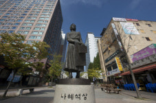 [길,숲,섬]시대에 맞선 신여성을 기념하며…수원 나혜석거리
