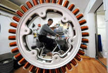 자전거·팔랑개비로 ‘미니 발전소’ 차린 문장만·조경록씨