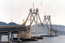 [길,숲,섬]낮엔 푸른바다 밤엔 환상야경, 부산 광안대로