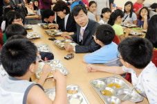 ‘교육감 아저씨’ 만난 초등생들 “일제고사 없애주세요” 하소연
