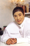 앙드레 김 별세… 암 투병중 75세로