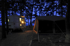 [한국의 캠핑장]겨울 파도를 감싼 은빛 모래, 부안 고사포 야영장