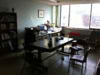 불 꺼진 학생회관 동아리방..영어 모임만 번성