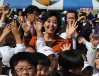 [경향포토]나경원 후보 한성화교학교 방문