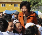 [경향포토]화교학교 찾은 나경원 후보