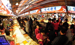 [포토뉴스]북적이는 소래포구 젓갈시장