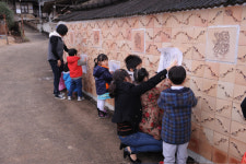 지붕 없는 거대한 미술관 된 농촌마을