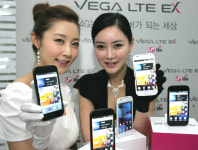 LG유플러스, 팬택 ‘베가 LTE EX’ 선보인다
