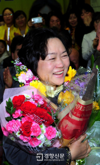 [경향포토]민주 통합당 인재근 후보 당선