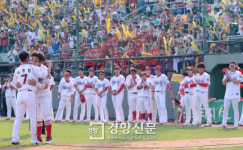 [경향포토]타이거즈 정신 계승 착모식