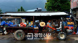 [포토다큐]흰구름마을 ‘백발의 맥가이버’