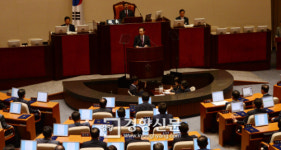 [경향포토]국회개원식 연설하는 이명박대통령