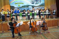 [포토뉴스]연평초교 ‘행복나눔 오케스트라단’ 첫 연주회