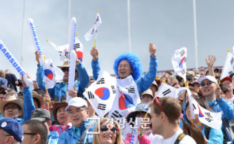 [경향포토]런던에 태극기 물결
