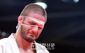 [경향포토]빛나는 부상 투혼