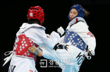 [경향포토]태권도 황경선 8강 발차기
