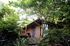 [한국의 캠핑장]밤꽃 향기 그윽하게, 공주 기산농장 오토캠핑장