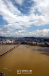 [포토뉴스]쪽빛 하늘 아래 황톳빛 한강