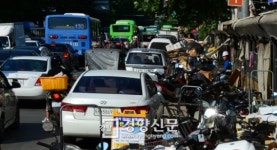[경향포토]경동시장 주변 10월 1일까지 주차 허용