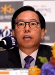 [경향포토]인사말 하는 최기의 KB국민카드 사장