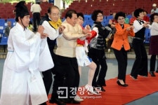 [경향포토]말춤추는 어르신