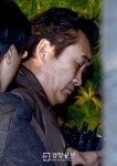 [경향포토]질문 외면하는 유경선 회장