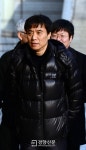 [경향포토]법정 입구에 들어가는 강기훈씨