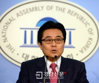 [경향포토]원내대표 불출마 선언하는 전병헌 의원