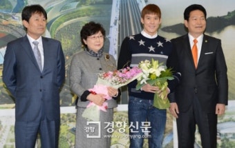 [경향포토]마린보이 박태환 인천시 입단