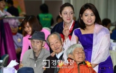 [경향포토]어르신들 백수 하세요