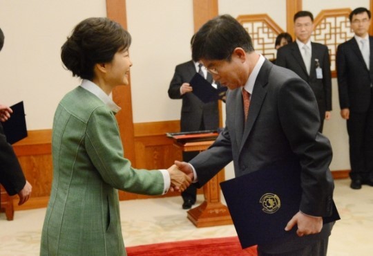 권한대행 한덕수, 헌법재판관 임명 논란 확산...여야 대립 속 결정 주목!