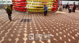 [경향포토]불자들의 합장