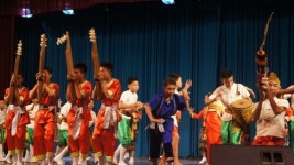 라오스에도 한류바람 거셌다