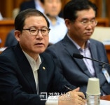 [경향포토]국정원 댓글 의혹 국정조사 답변하는 경찰청장