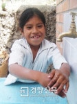 [2013 현장 보고서 - 물은 기본권이다]학교에 마을서 하나뿐인 수세식 화장실… “하루 다섯 번씩 손 씻으러 와요”