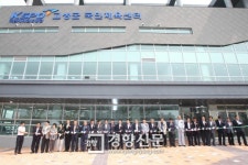 이학렬 경남 고성군수, 국민체육센터 개관 축하