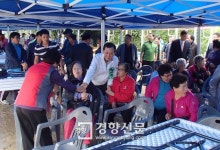 이교범 하남시장 마을잔치에서 주민들과 즐거운 한때