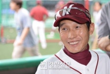 [경향포토]준PO1차전, 웃음이 절로 나는 염경엽 감독