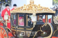[경향포토]마차타고 버킹검궁 향하는 박근혜 대통령