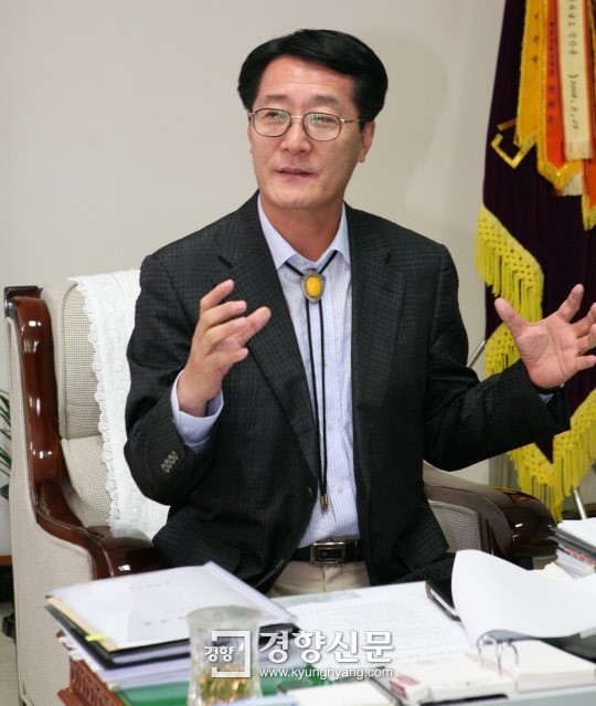 박우량 전 신안군수, 내년 지방선거 출마 의사 밝혀 현안 논의 화제