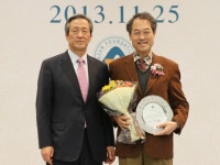 [포토뉴스]곽병은 갈거리사랑촌 원장 아산상