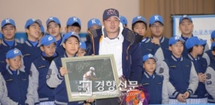 [경향포토]한신 오승환, 투구폼 초등학교때랑 똑같네