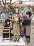 “일본 역사왜곡, 더는 앉아 있을 수 없다” 거제에 ‘평화의 소녀상’ 섰다