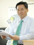보완대체의료진흥법 발의한 김춘진 의원 “현대의학 한계 보완해야”