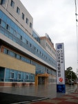 300억 들인 호남권역재활병원, 로비서 배드민턴만