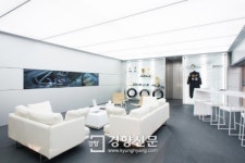 한국타이어, 프리미엄 타이어 매장 ‘럭스튜디오’ 개장