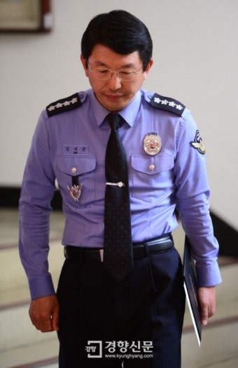 [경향포토]들어서는 해경 청장