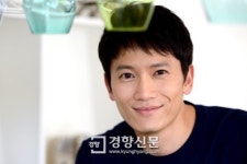 영화 ‘좋은 친구들’의 배우 지성 “세 친구 사이 균형 잡으며 미세한 감정 변화 연기”