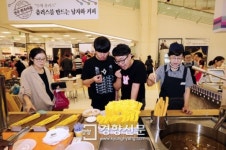 백화점 이어 대형마트도 ‘맛집 삼매경’